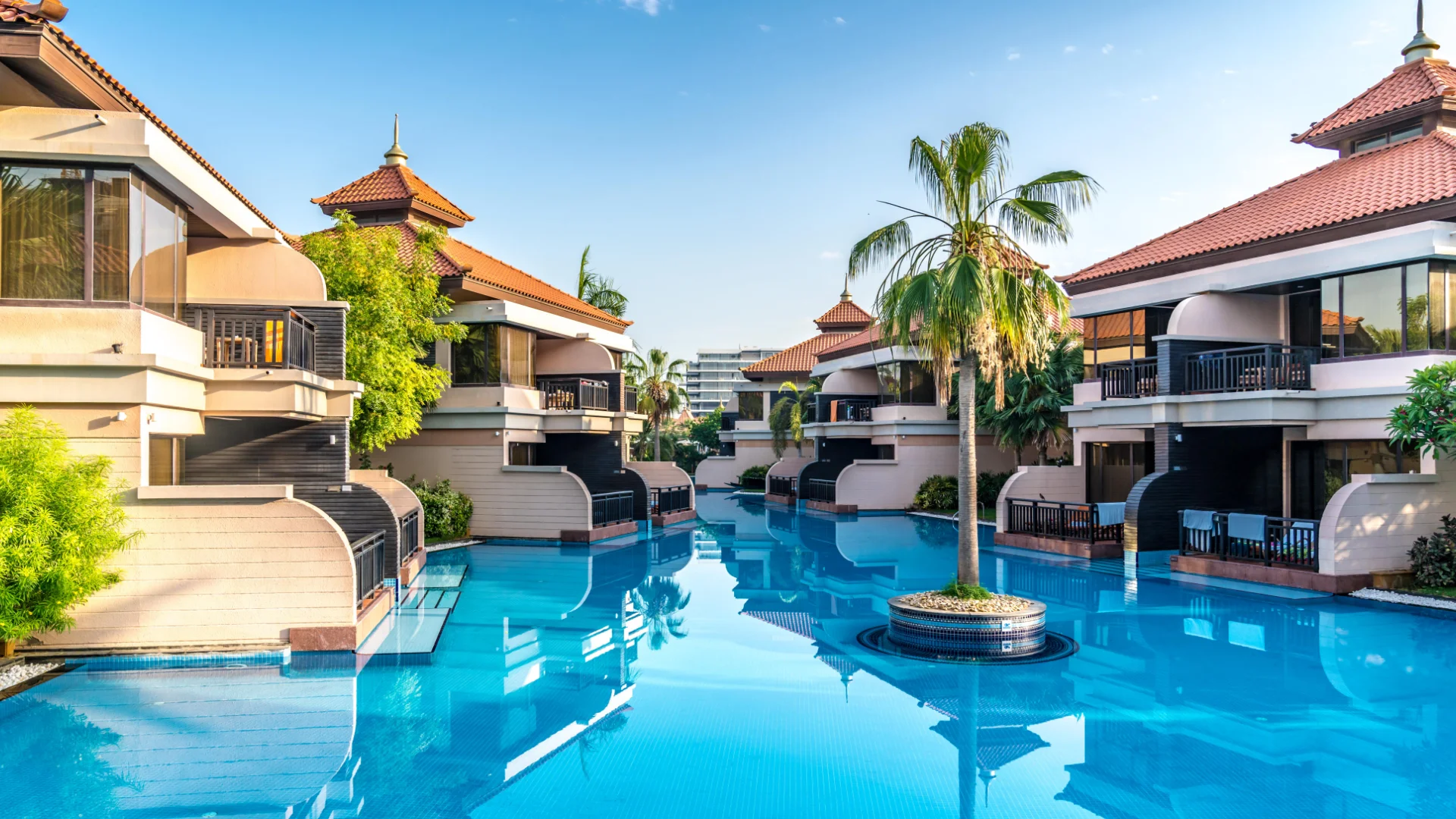 The Royal Amwaj, Anantara
